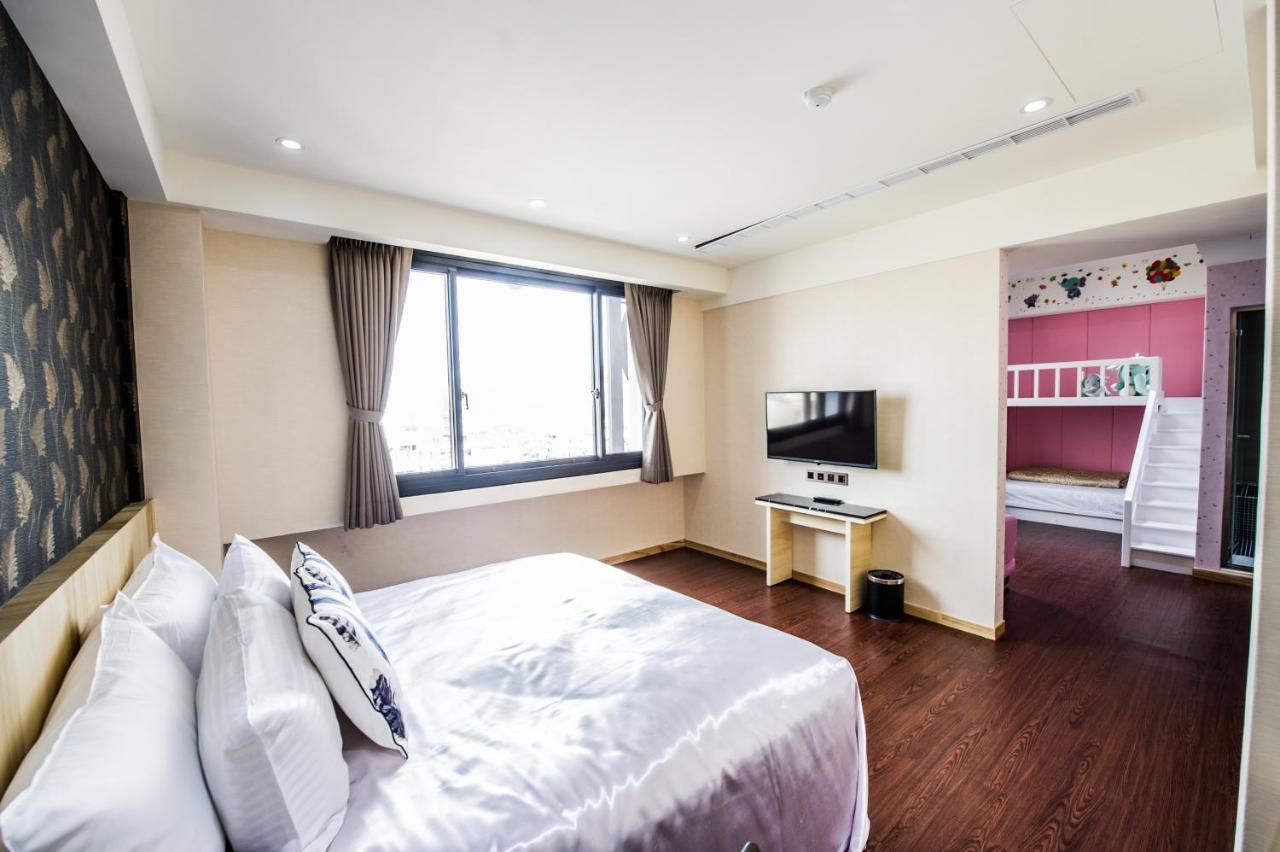 Red Hotel Yuanlin Exterior photo