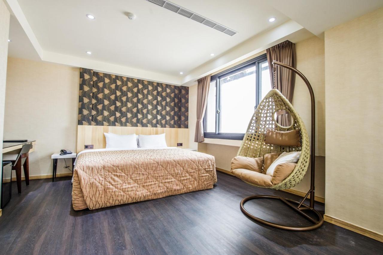 Red Hotel Yuanlin Exterior photo