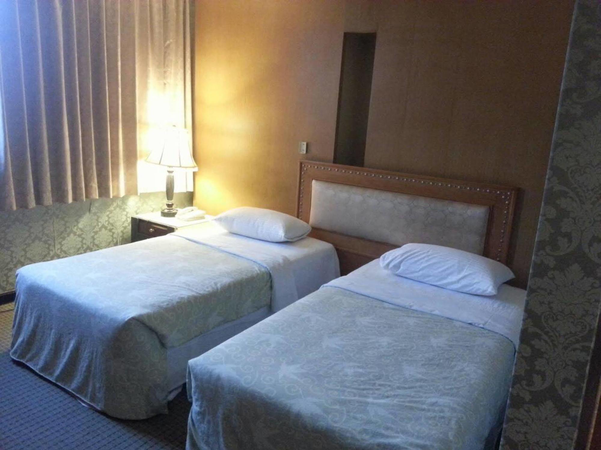 Red Hotel Yuanlin Exterior photo