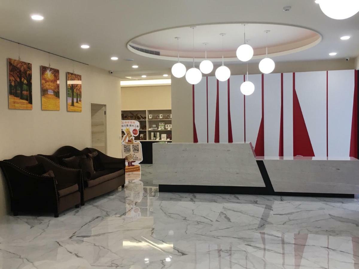 Red Hotel Yuanlin Exterior photo